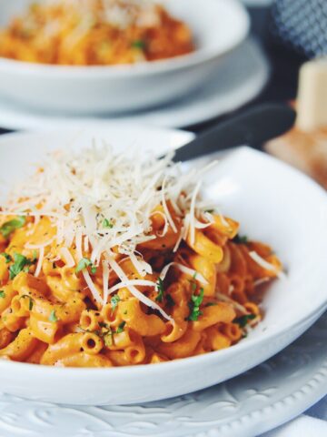 adobo chili mac & cheese_hot for food