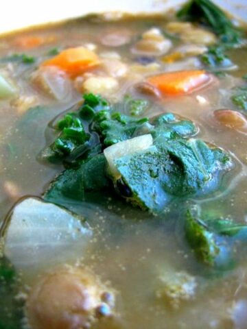 kale lentil soup_hot for food