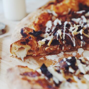 stuffed crust donair pizza