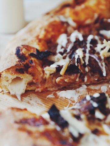 stuffed crust donair pizza