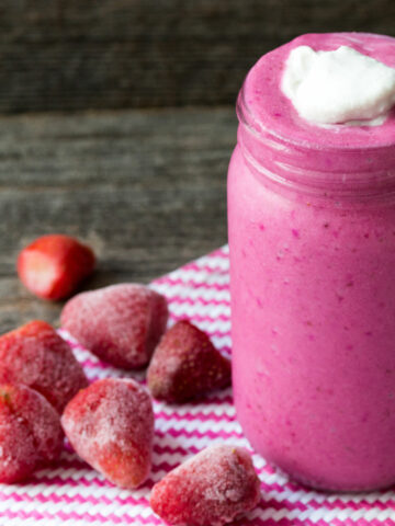 strawberries and cream smoothie_hot for food